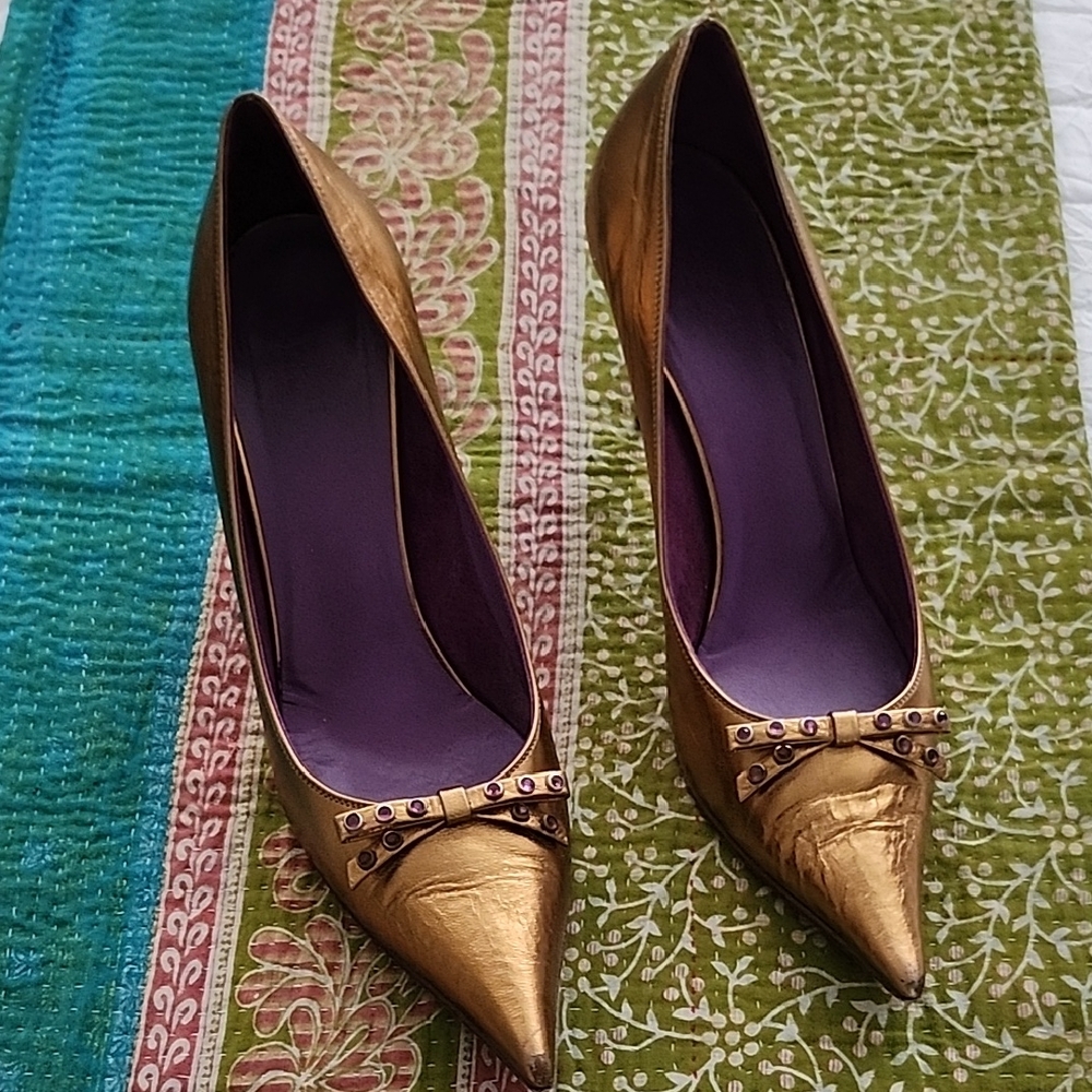 Gucci Metallic Gold Leather Heels